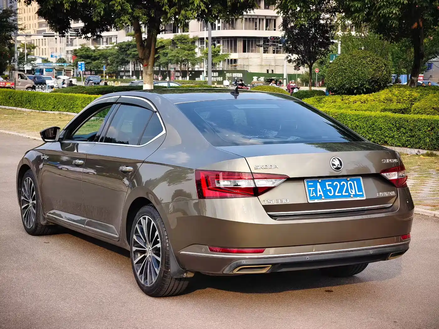 Škoda Superb 2018 TSI330 DSG Luxury Edition China V фото 9