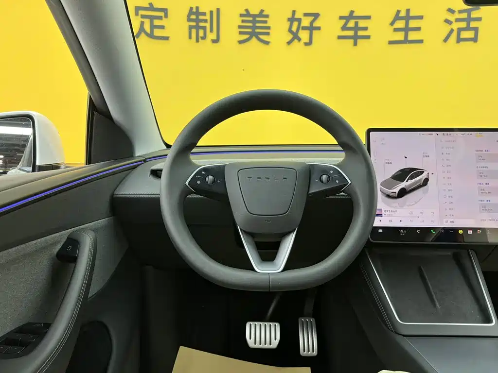 Tesla Model Y 2026 2025 Rear-Wheel Drive