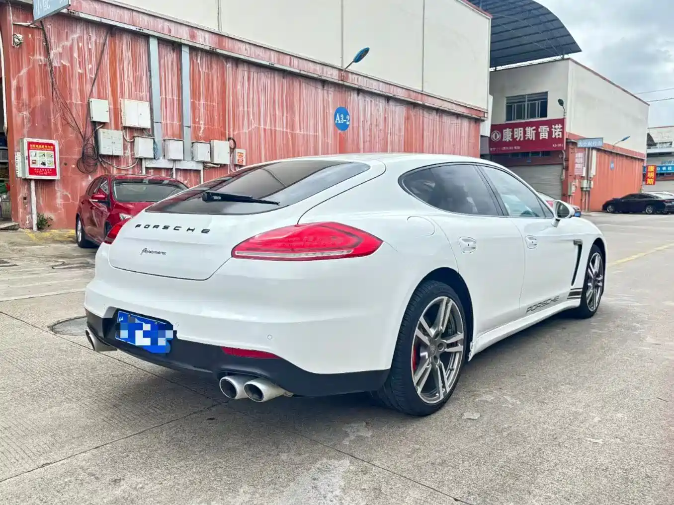 Фото 9 - Porsche Panamera