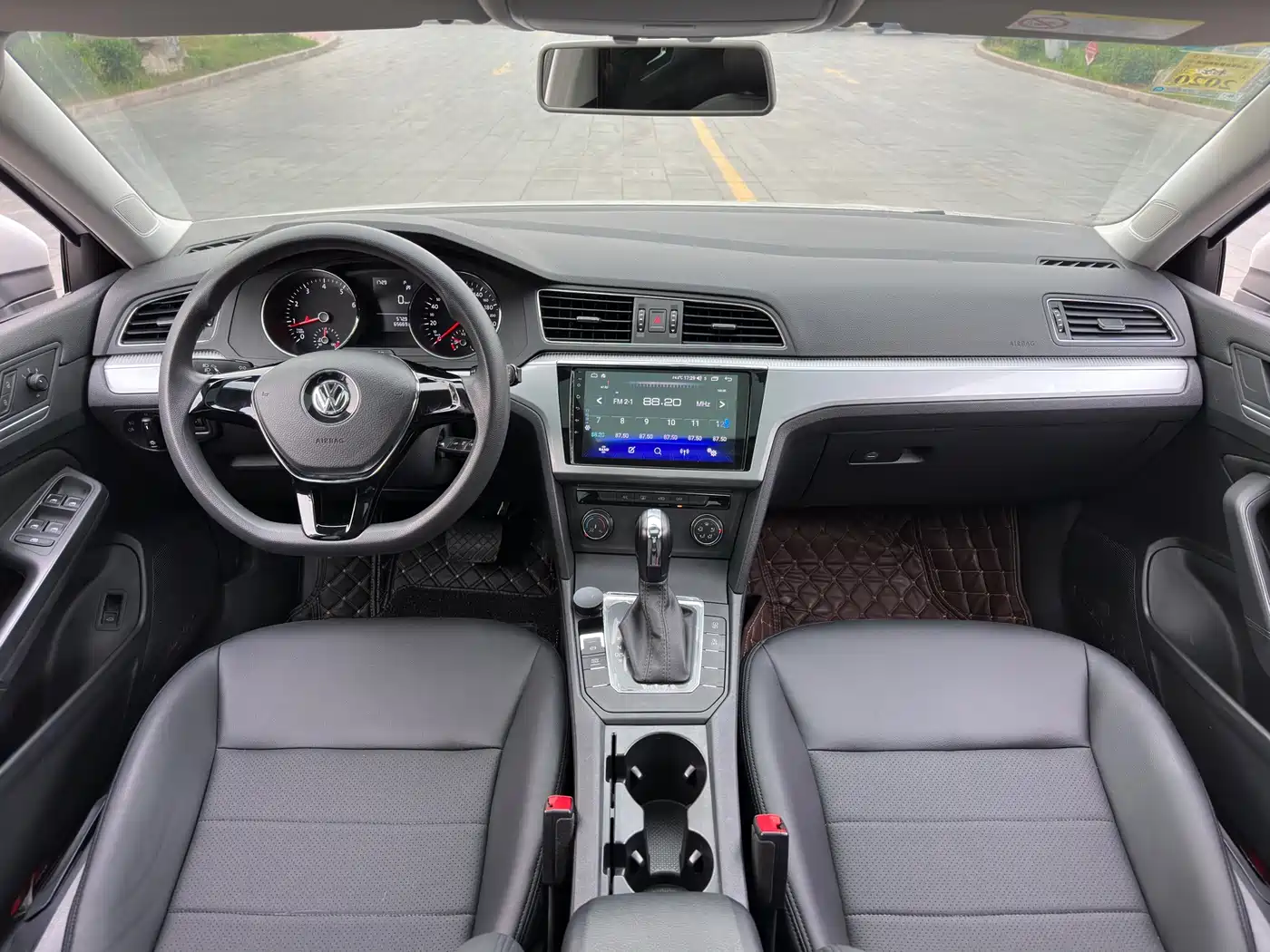 Volkswagen Lamando 2018 230TSI DSG Trend Edition фото 11