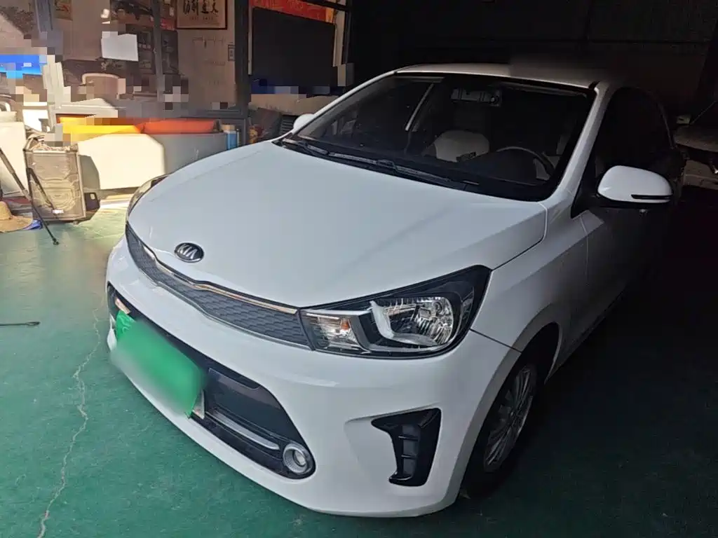 Photo 2 - Kia Pegas