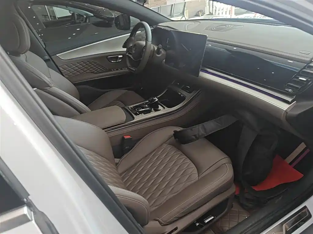 BYD Han 2023 DM-i Champion Edition 121KM Prestige фото 25