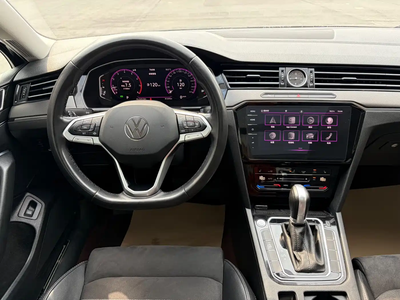 Volkswagen Magotan 2021 330TSI DSG 30th Anniversary Edition фото 10