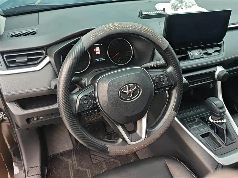 Toyota RAV4 Rongfang 2023 2.0L CVT 2WD Urban Edition фото 15