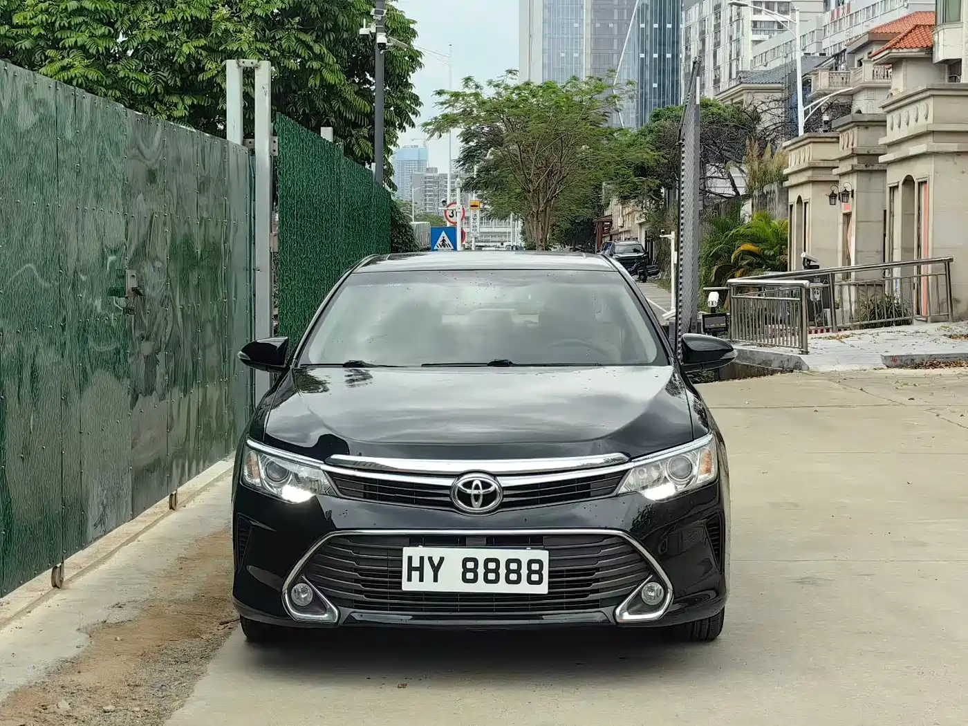 Toyota Camry 2015 2.0E Elite Edition фото 2