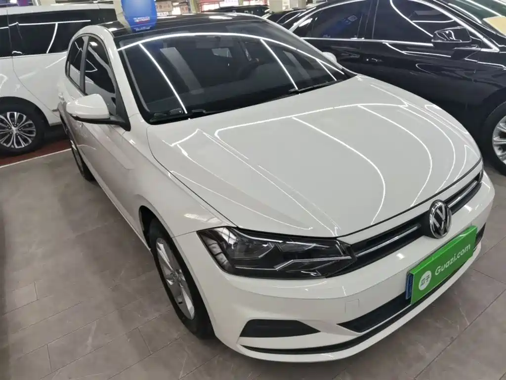 Volkswagen Polo 2019 Plus 1.5L Automatic Panorama Enjoyment Edition фото 4
