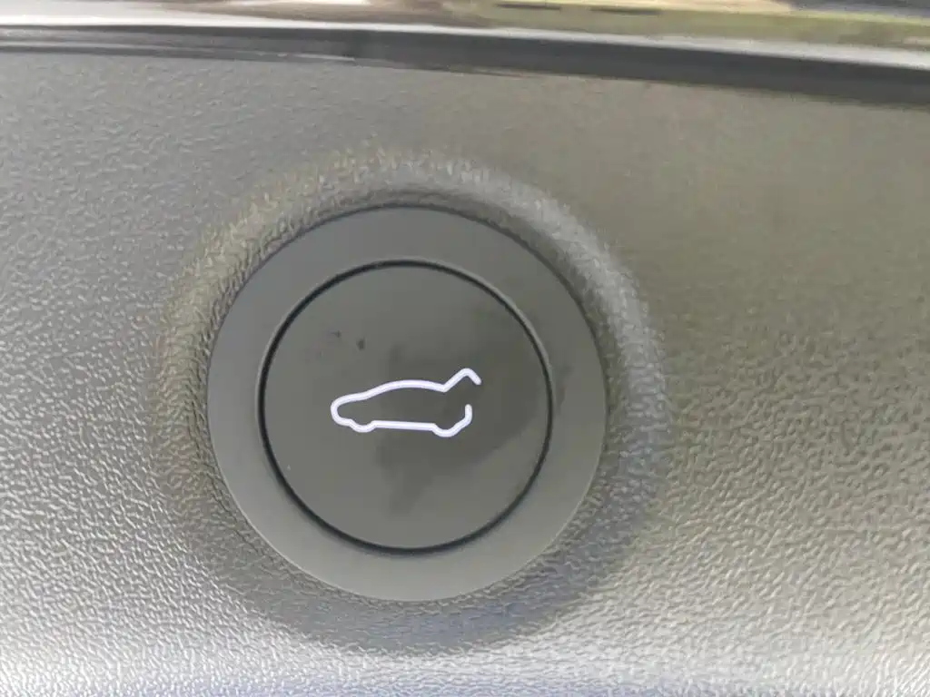 Фото 27 - Tesla Model 3