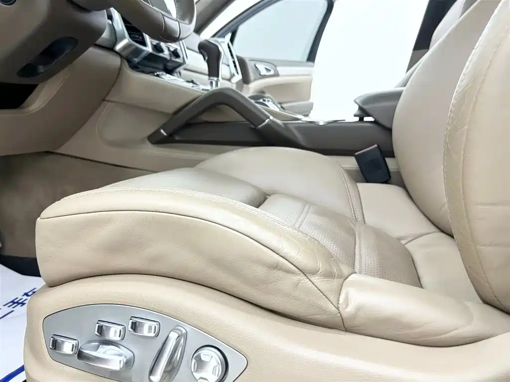 Porsche Cayenne 2011 Cayenne Turbo 4.8T фото 20