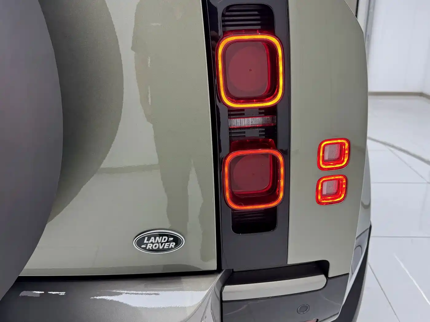 Фото 24 - Land Rover Defender