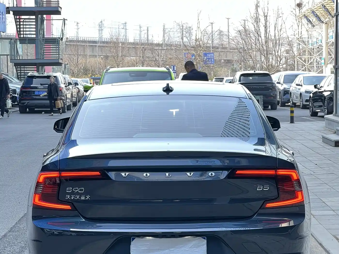 Volvo S90 2022 B5 Zhiyuan Luxury Edition фото 5