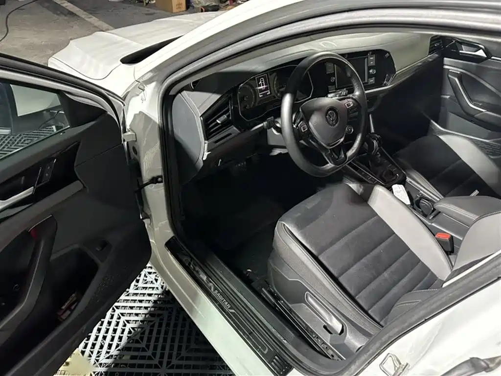 Volkswagen Sagitar 2019 200TSI DSG Comfort Version China V фото 15