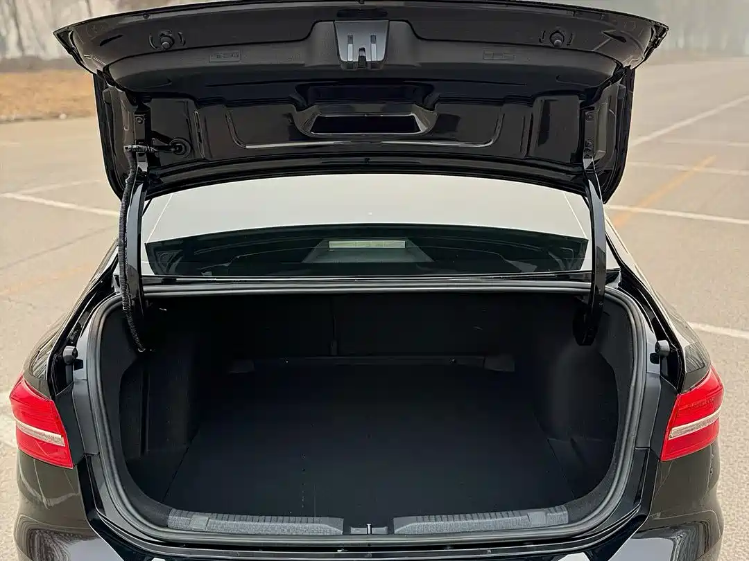 Photo 11 - Volkswagen Lavida