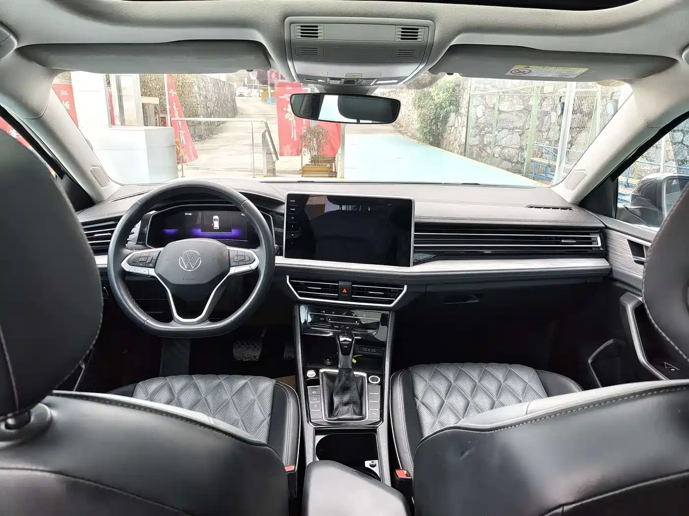 Volkswagen Sagitar 2023 Model Year 200TSI DSG Surpass Edition фото 7