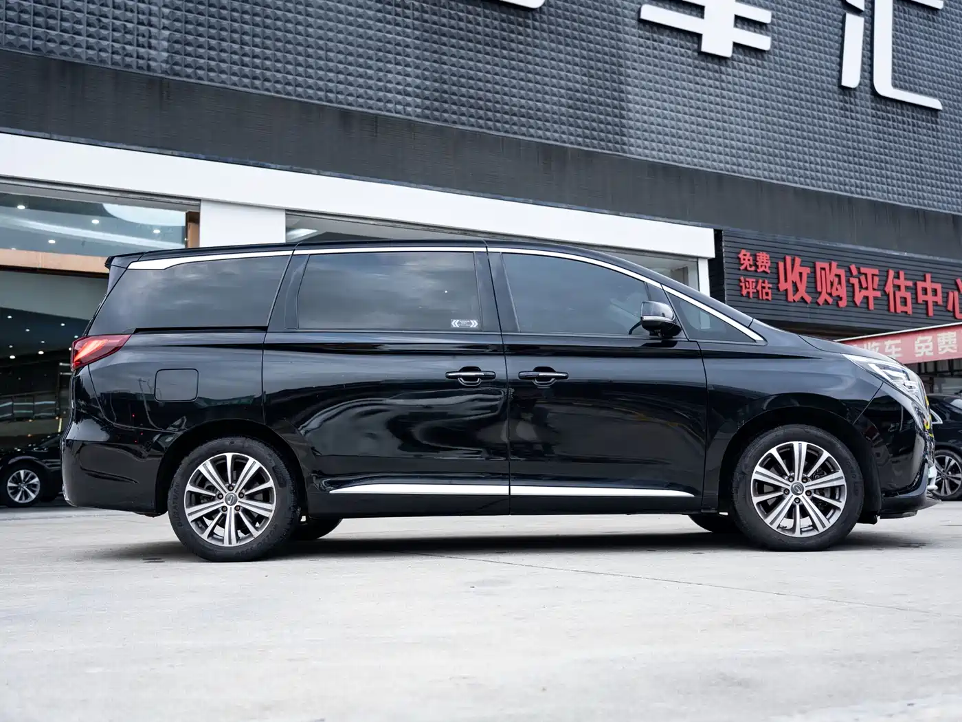 GAC Trumpchi Trumpchi M8 2018 320T Premium Edition фото 3