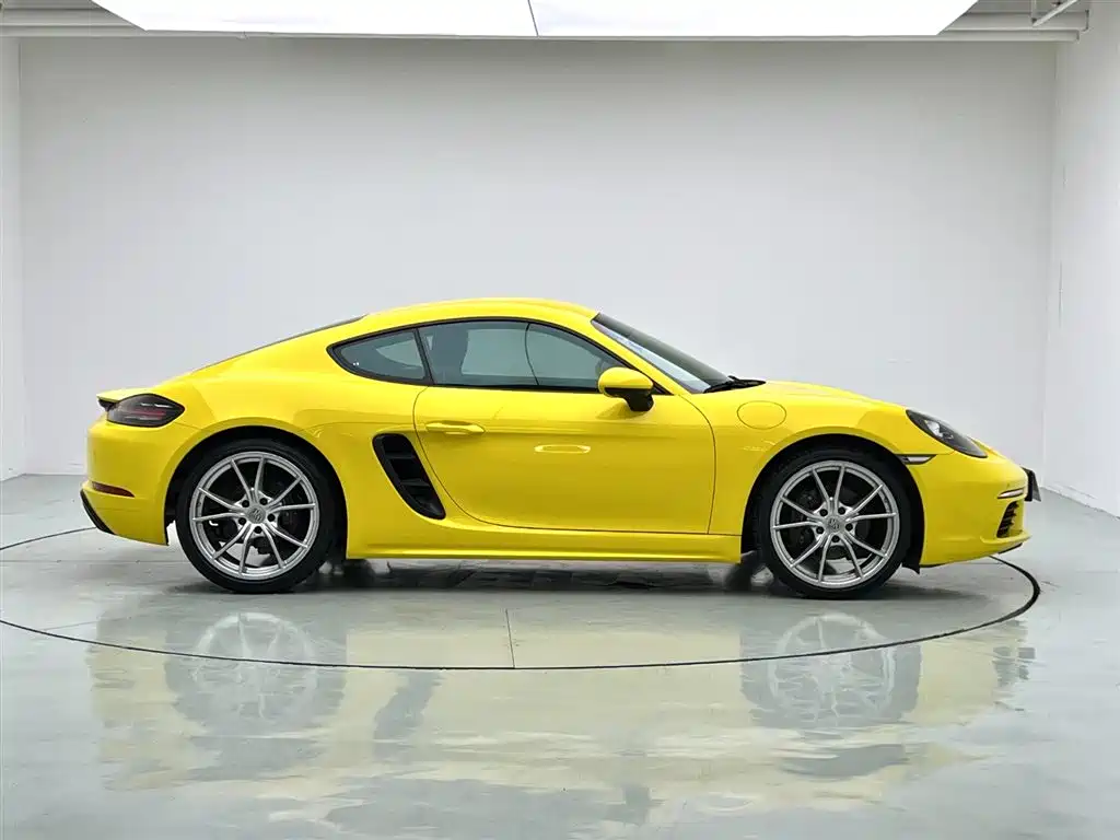 Porsche 718 2016 Cayman 2.0T фото 6