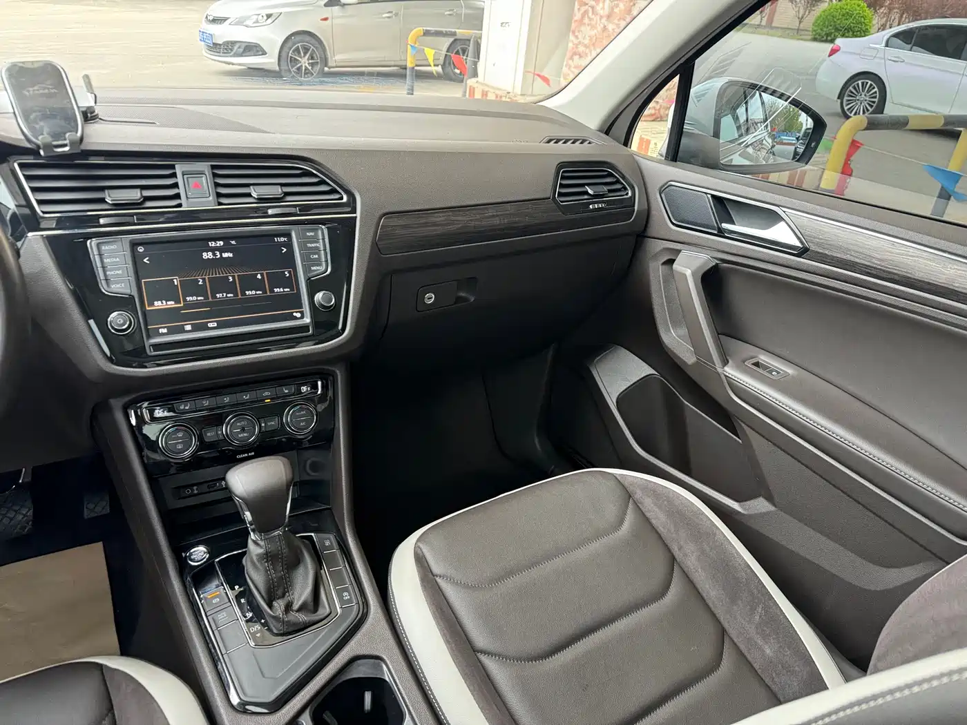 Volkswagen Tiguan L 2017 330TSI Automatic 2WD Luxury Edition фото 13