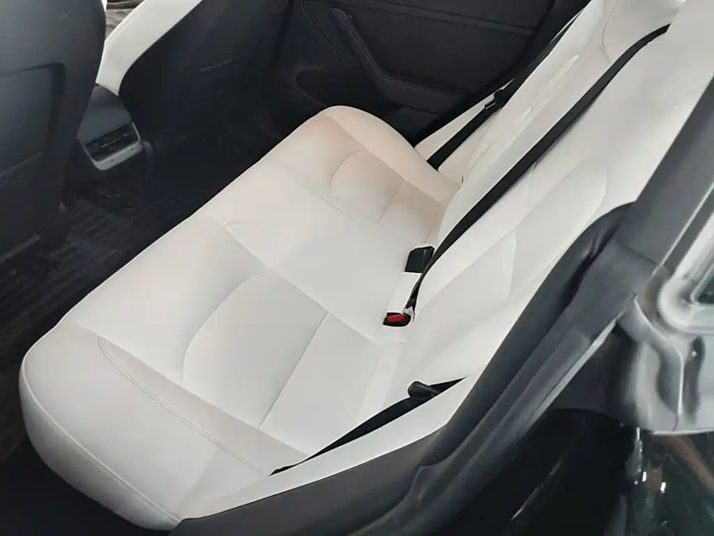 Фото 13 - Tesla Model 3