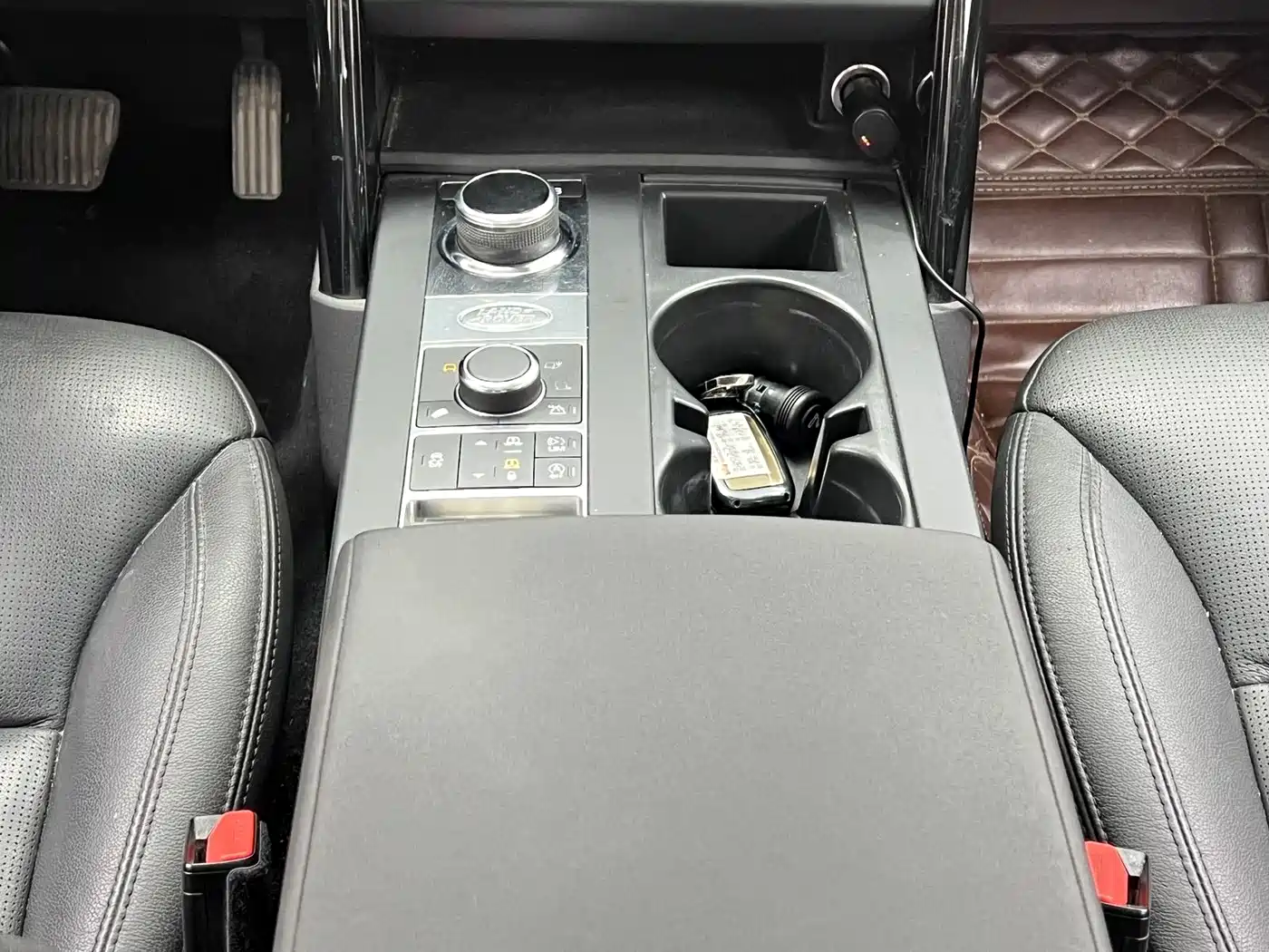 Land Rover Discovery 2017 3.0 SC V6 HSE фото 24
