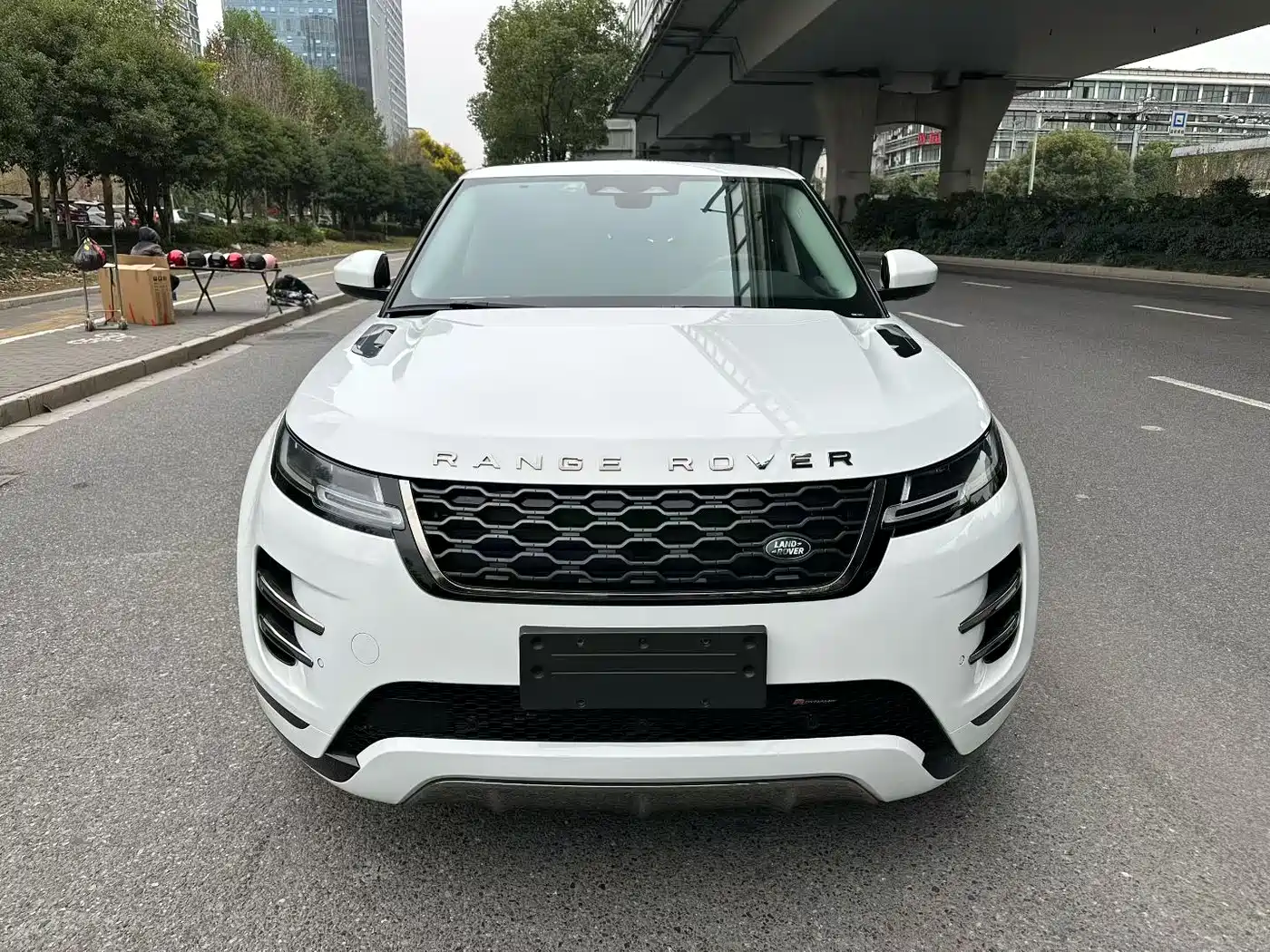 Land Rover Range Rover Evoque 2023 Range Rover Evoque L 249PS Luxury Edition фото 2