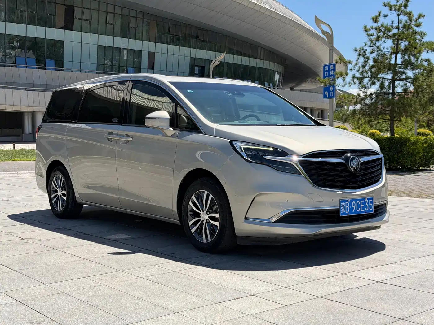 Фото 3 - Buick GL8