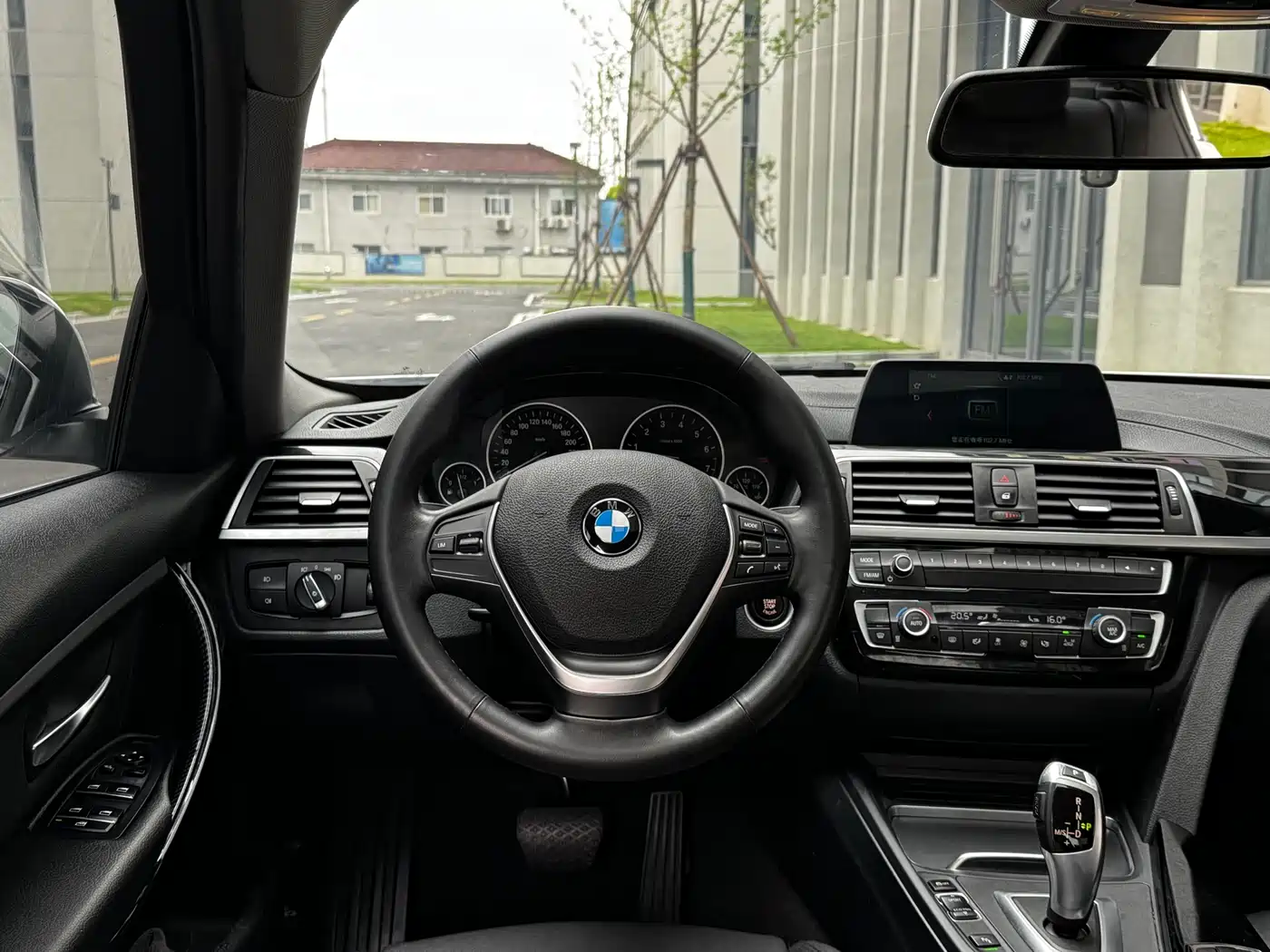 BMW 3 Series 2018 320Li Fashion Style фото 11