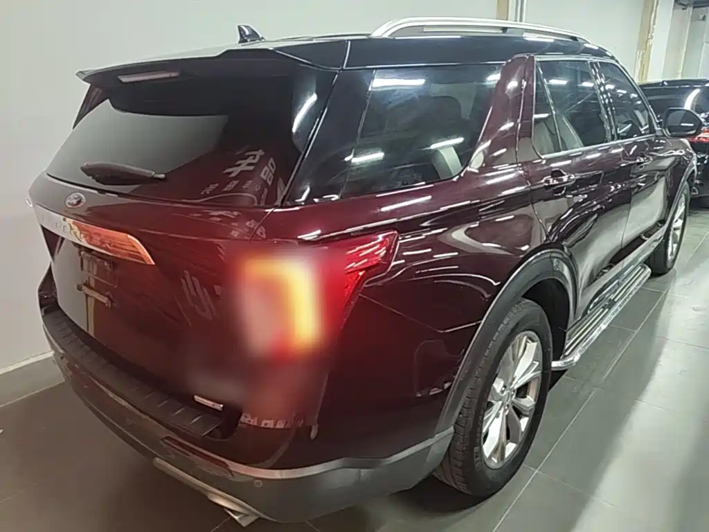Фото 7 - Ford Explorer