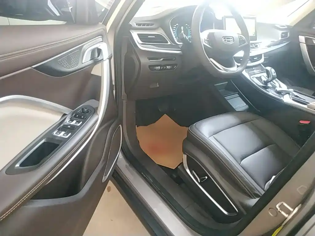 Фото 16 - Geely Jiaji