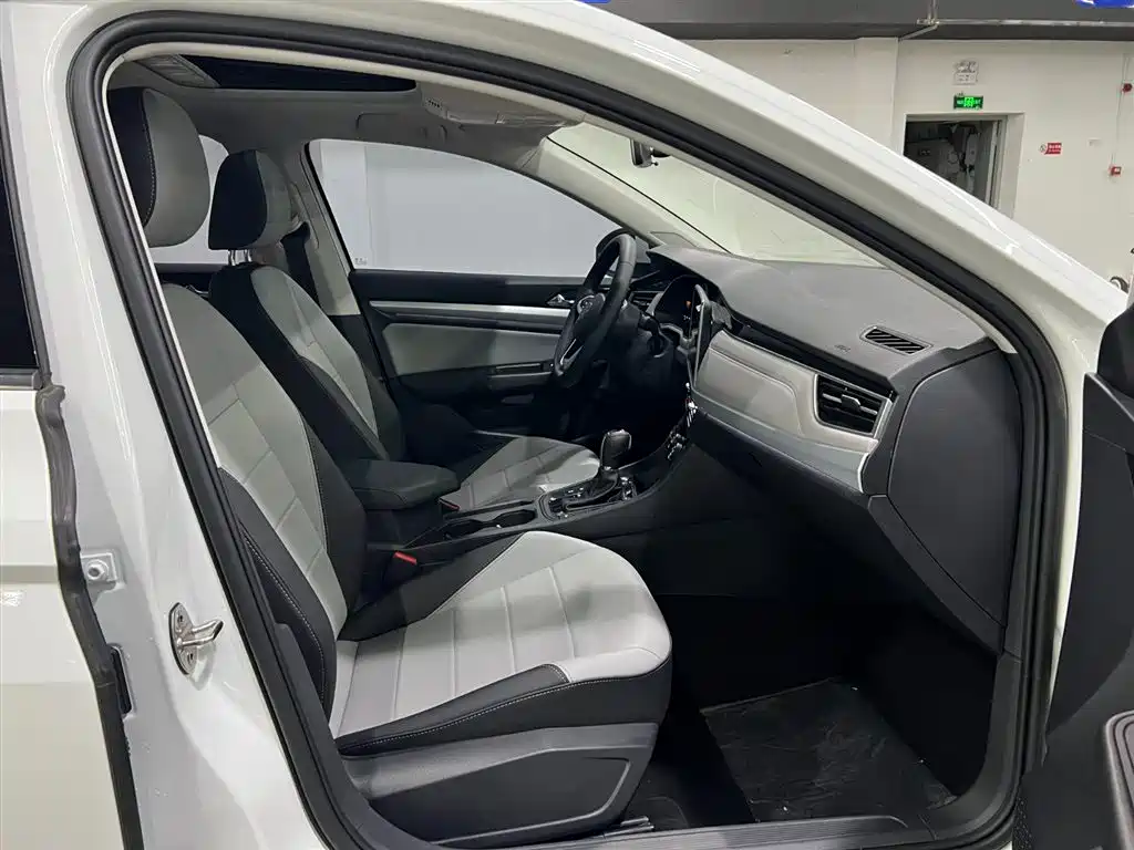 Volkswagen Bora 2023 200TSI DSG Yuexing Edition фото 17