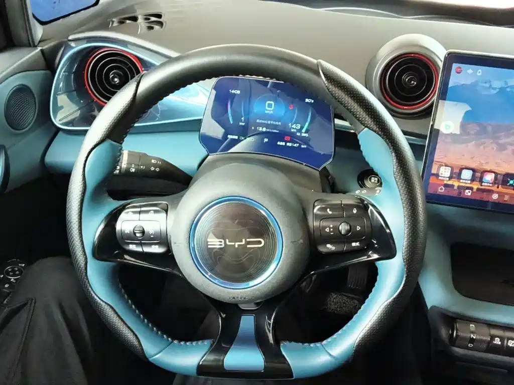 BYD Dolphin 2022 2021 Model 405km Fashion Edition