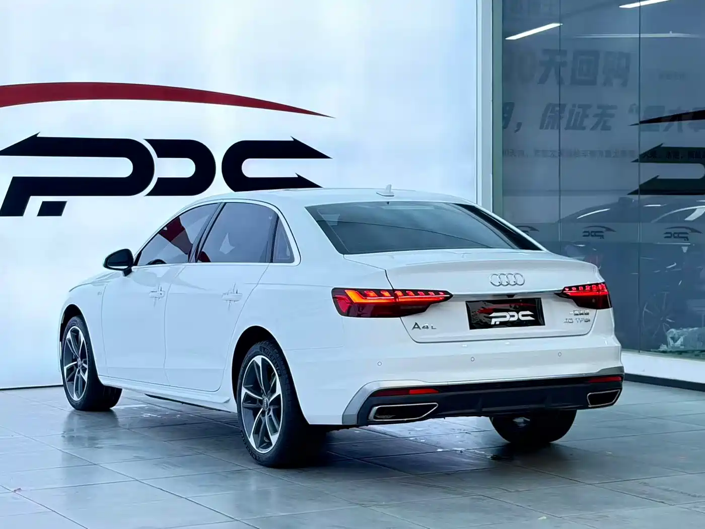 Audi A4L 2022 40 TFSI Fashion Dynamic фото 22
