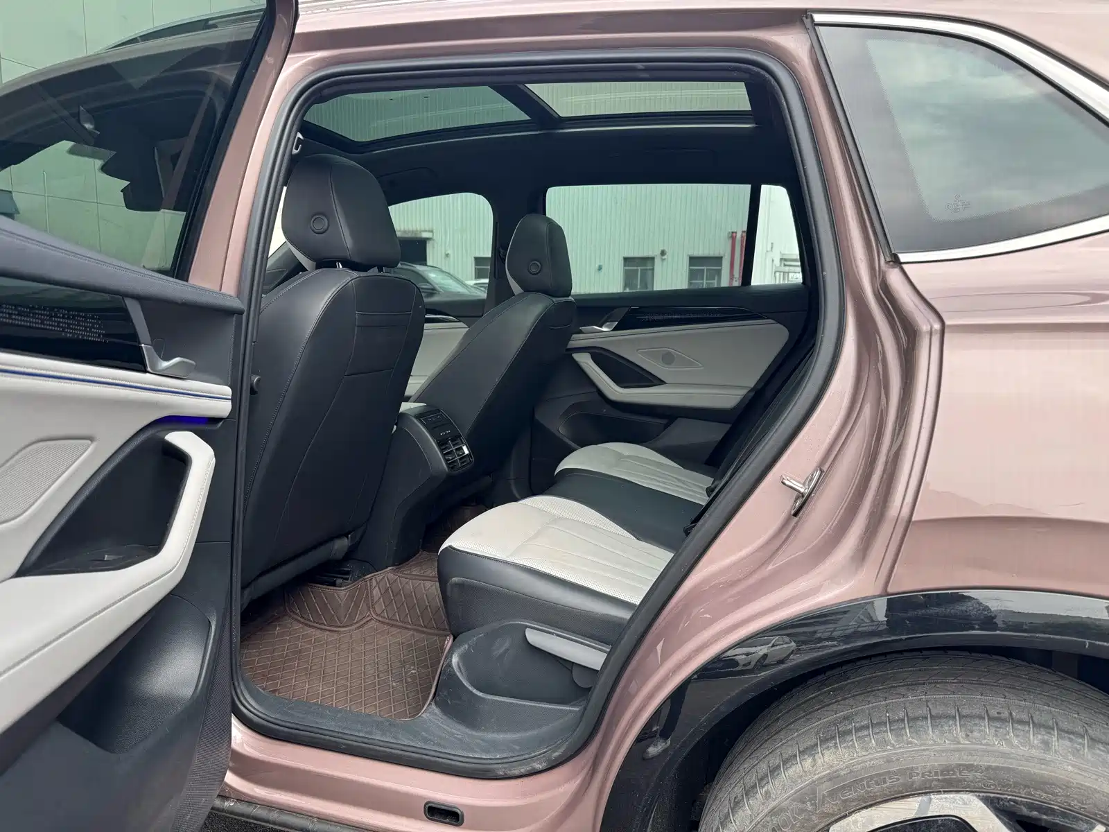 Фото 6 - Volkswagen Tiguan L