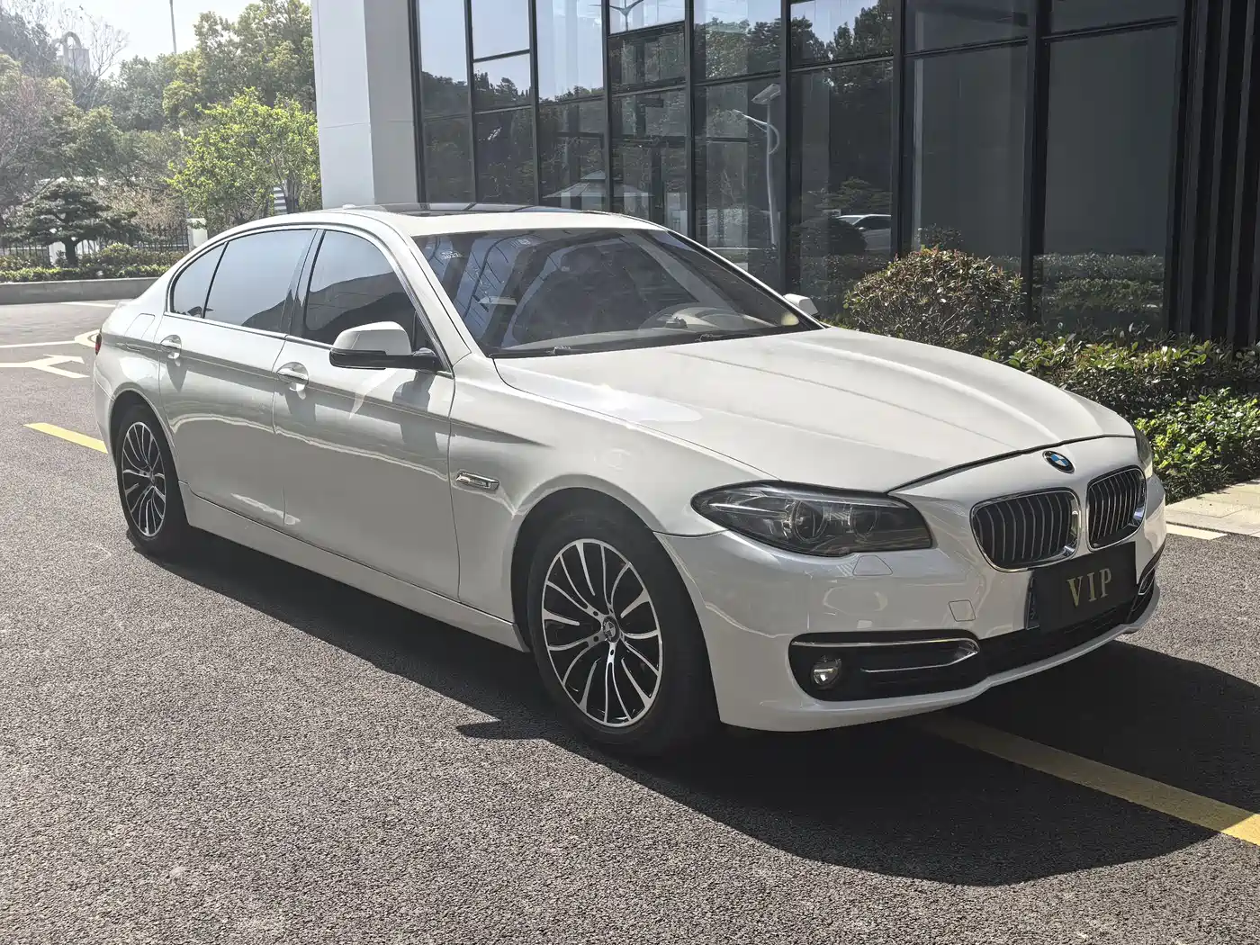 BMW 5 Series 2017 525Li Luxury Design Package фото 3