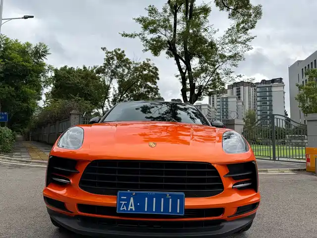 Porsche Macan 2021