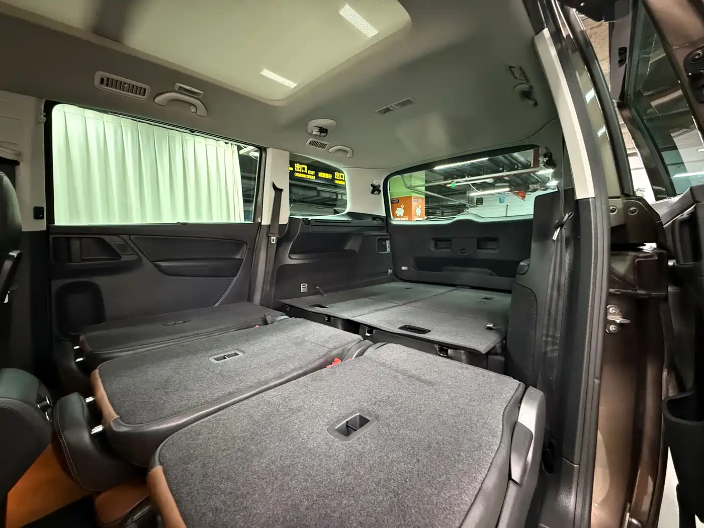 Volkswagen Sharan 2013 1.8TSI Comfort фото 19