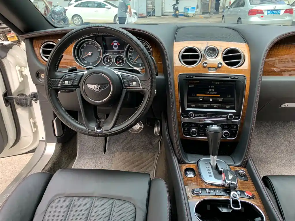 Bentley Continental 2013 2012 4.0T GT V8