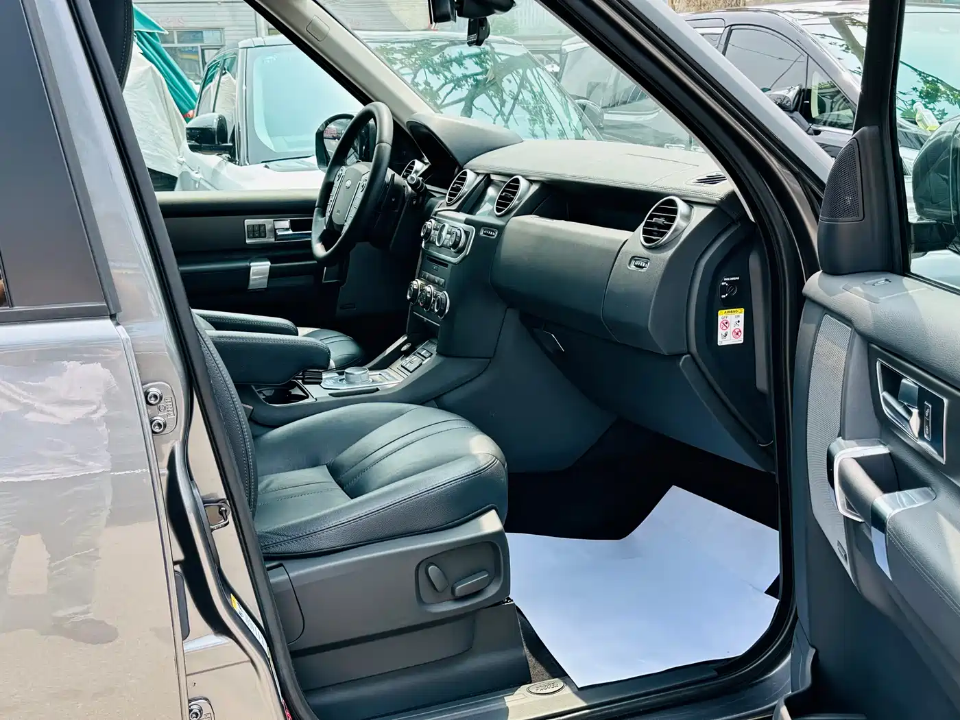 Land Rover Discovery 2016 3.0 SC V6 HSE фото 26