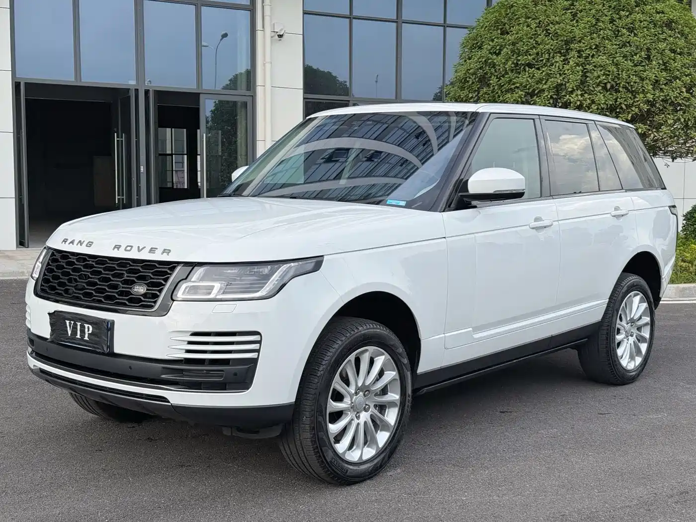Фото 1 - Land Rover Range Rover
