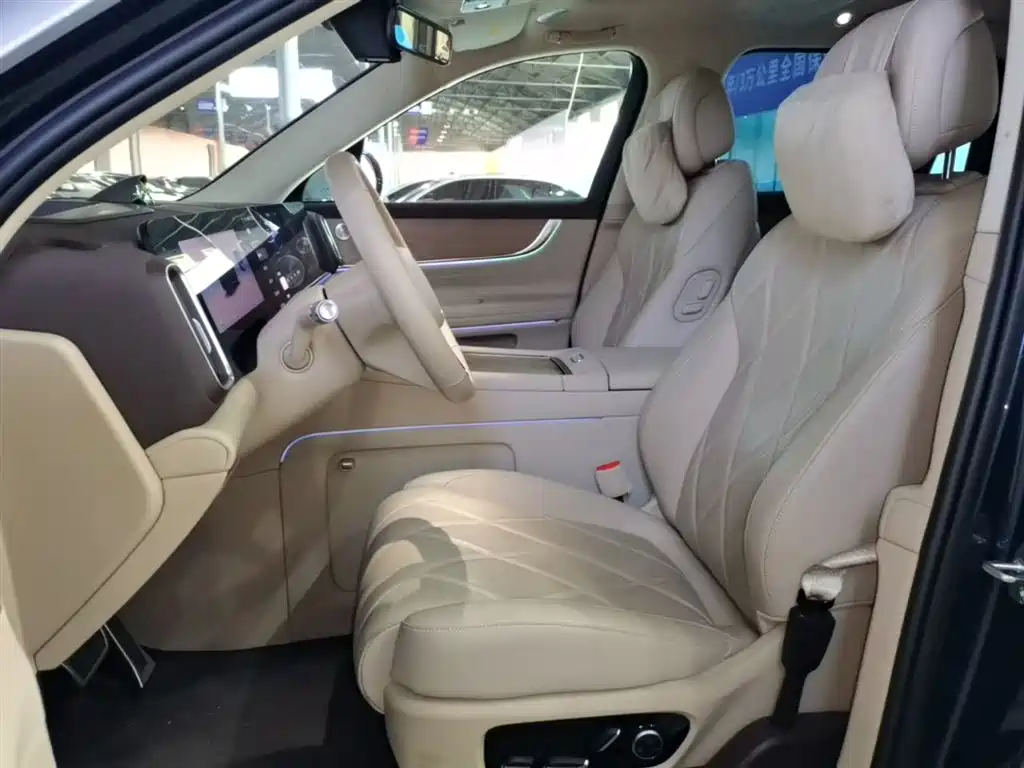 AITO Wenjie AITO M9 2025 Extended Range Ultra 52kWh 6-Seater фото 15