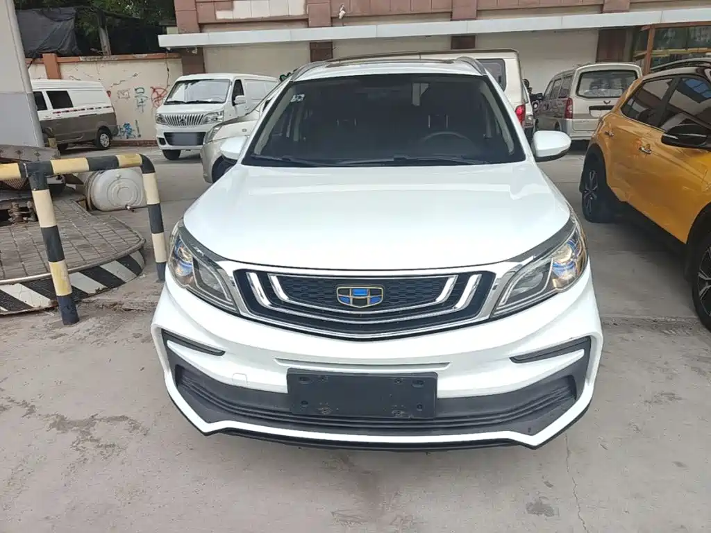 Фото 3 - Geely Vision X3