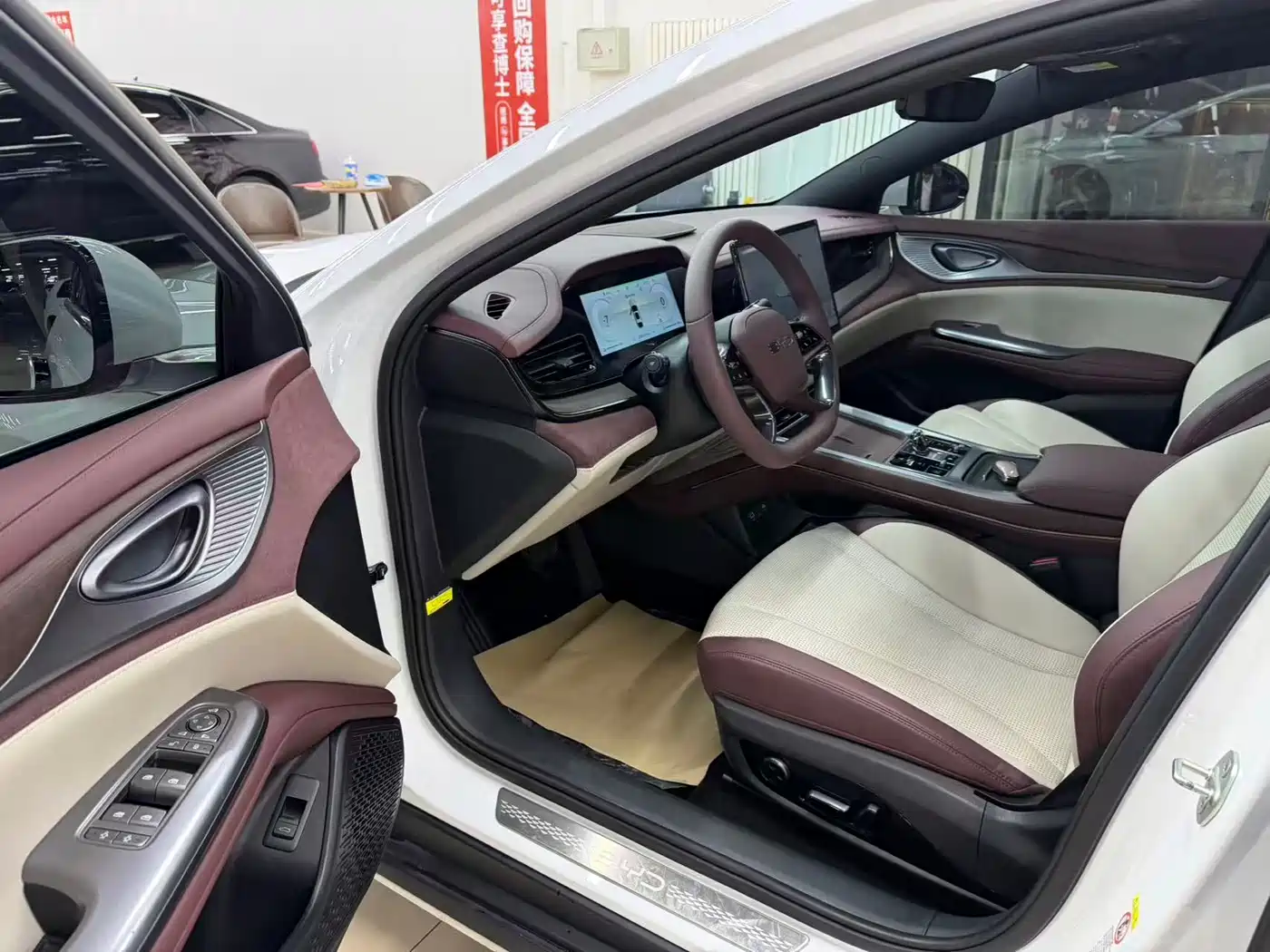 BYD Seal 2023 DM-i 1.5L 121km Premium фото 8