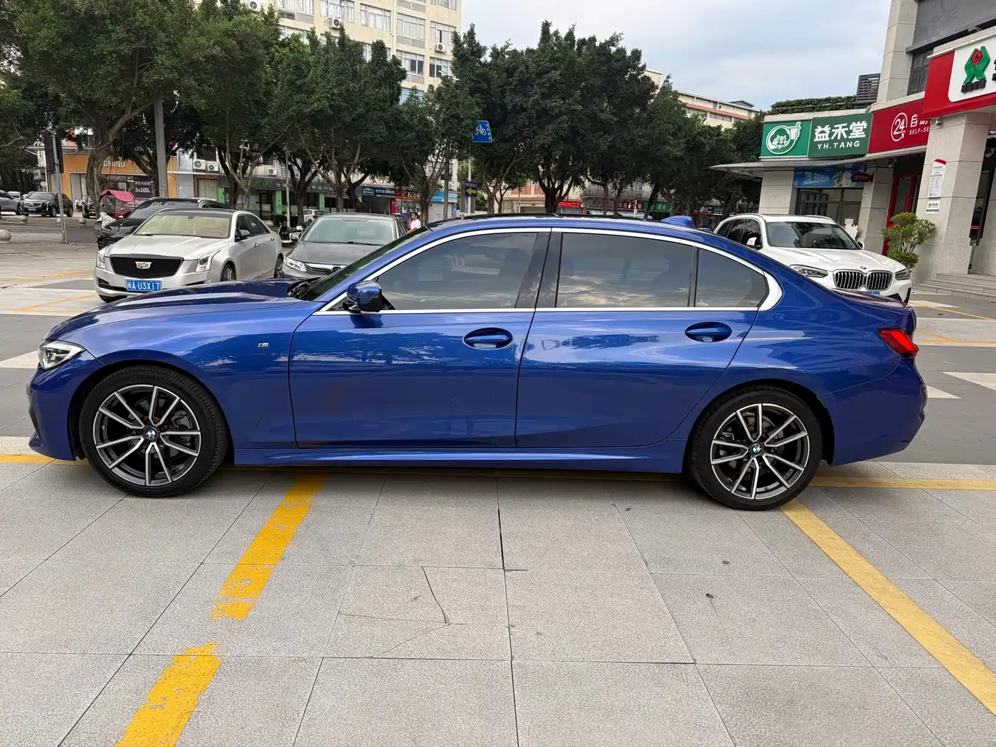 BMW 3-SERIES