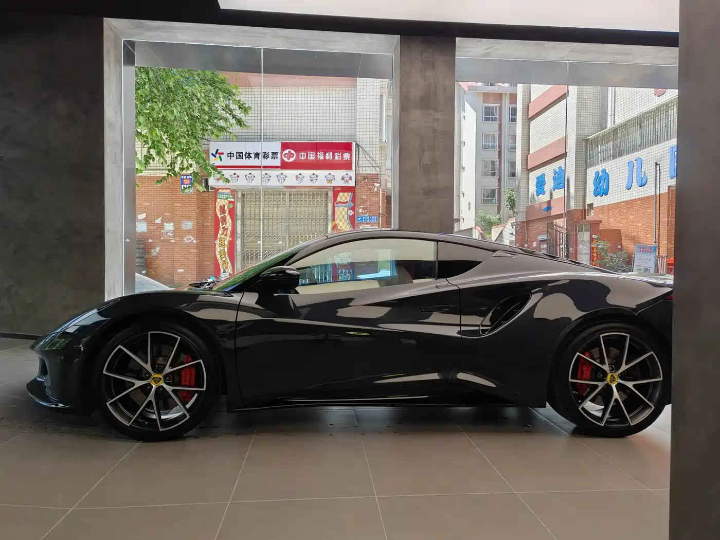 Lotus Cars EMIRA 2021 2.0T DCT First Edition фото 2