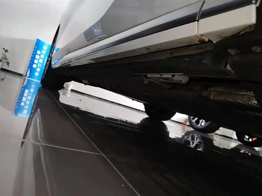 BYD Xia 2025 DM-i 1.5T 180km Excellence фото 21