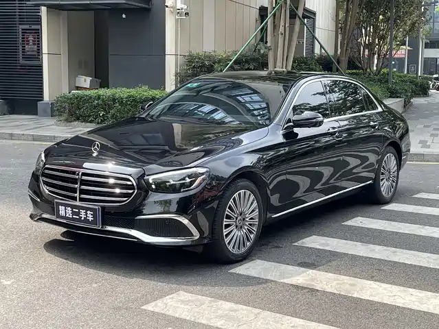 MERCEDES-BENZ E CLASS