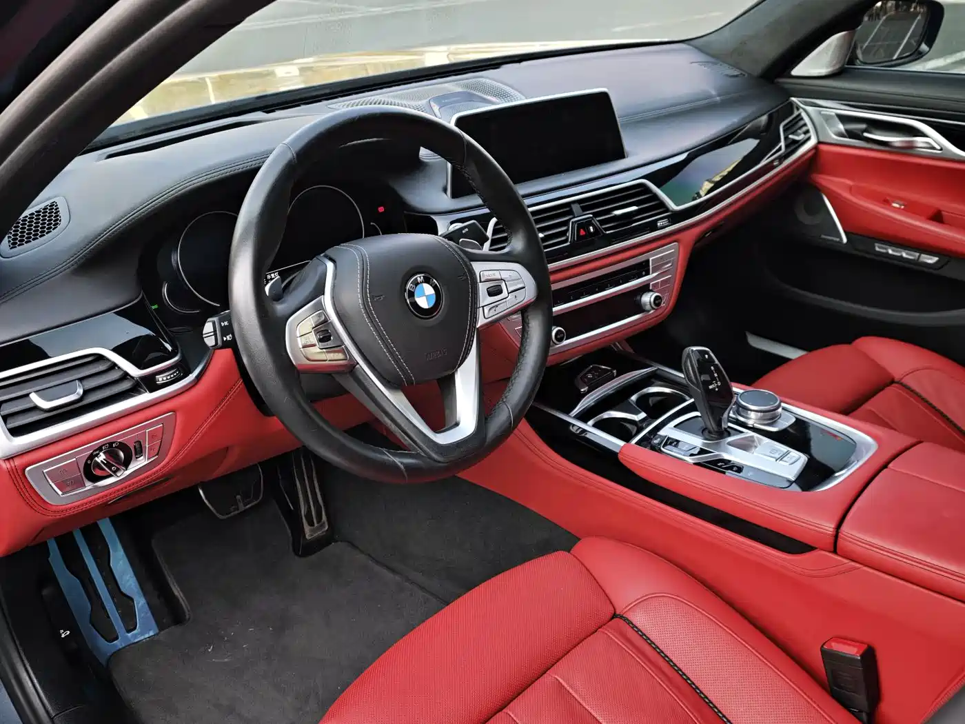 BMW 7 Series 2018 740Li xDrive Premium Type M Sport Package фото 9