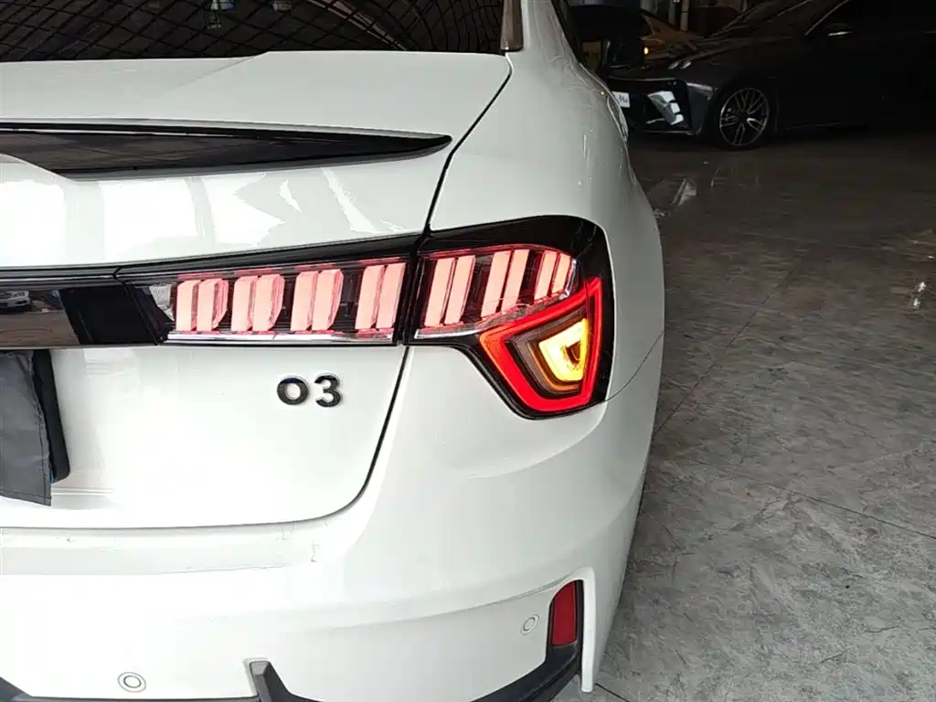 Lynk & Co 03 2021 2.0TD Auto Jin Champion Edition фото 8