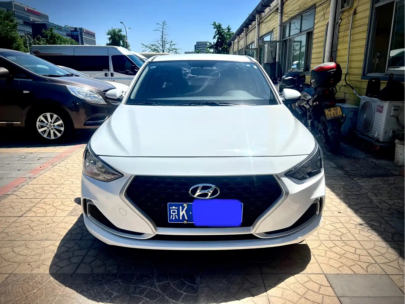 Hyundai Elantra 2020 1.6L Auto GL Pleasing Edition фото 2