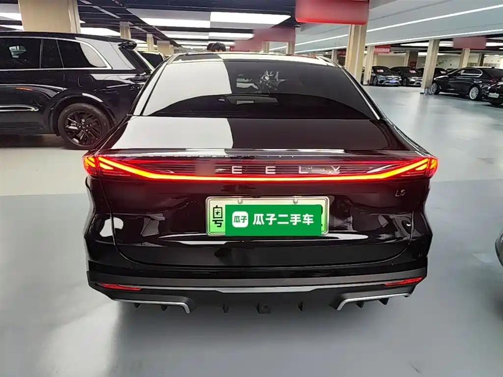 Geely Galaxy Galaxy L6 2024 125km PLUS Soaring Dragon Edition фото 6