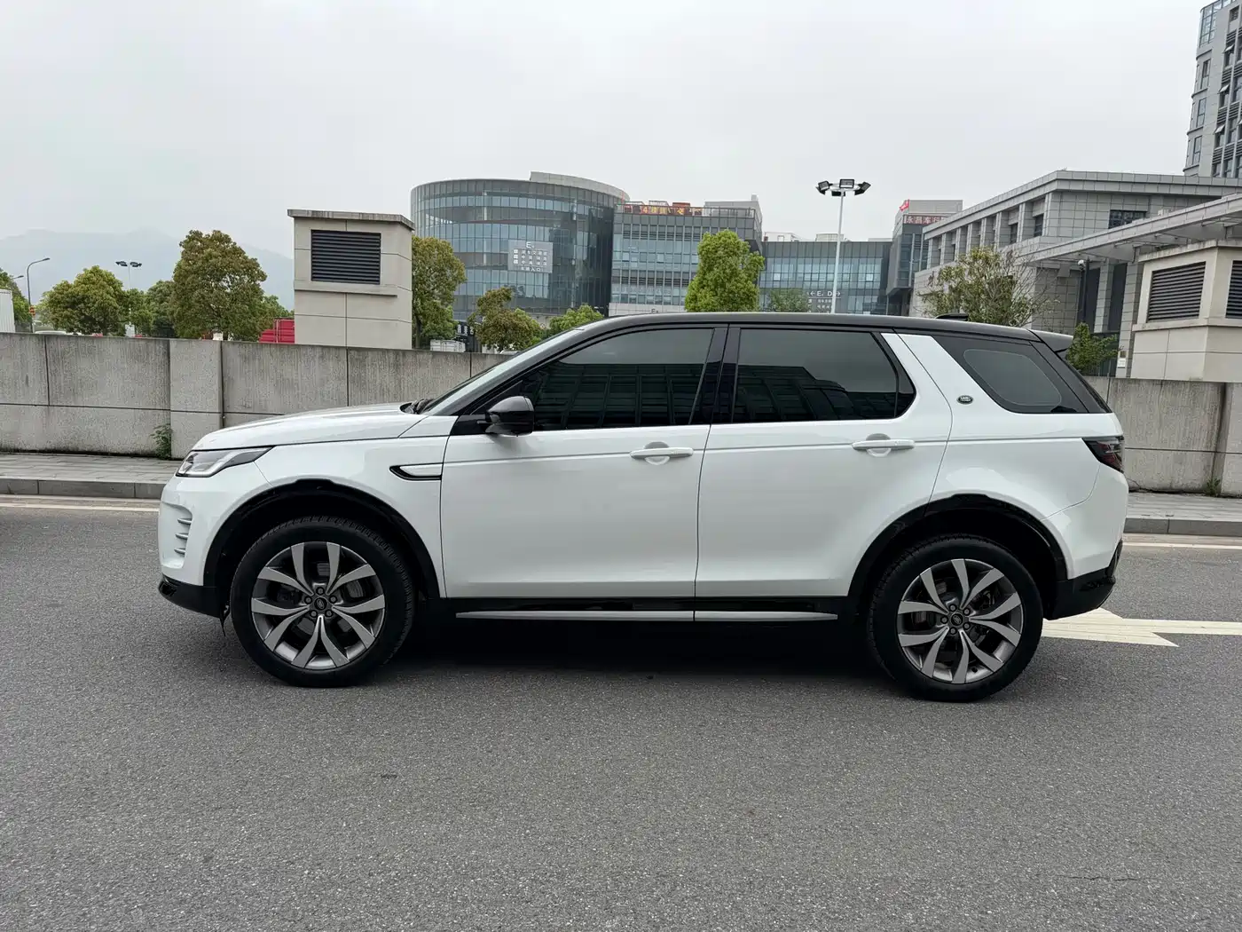 LAND ROVER DISCOVER SPORTS