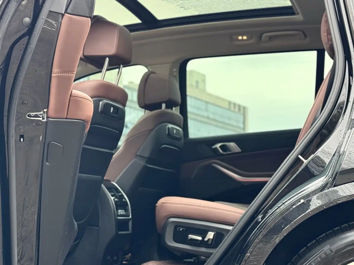 BMW X7 2023 xDrive40i Leading Luxury Package фото 14
